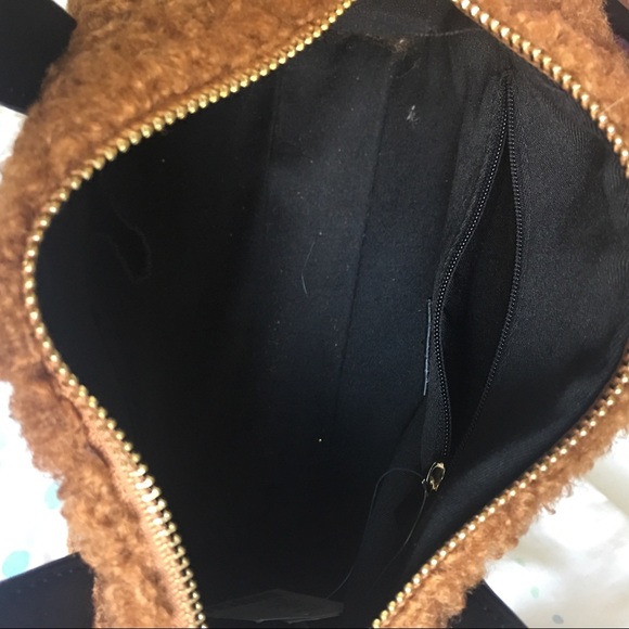 Urban Outfitters Sherpa Crossbody - Picture 3 of 6
